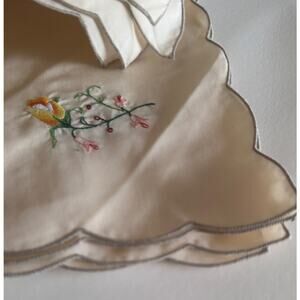 Vintage Hand-Embroidered Floral Dinner Napkins – Set of 12 Scalloped Edge Linens